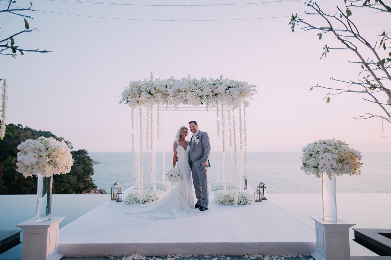 Famous Weddings and Their Iconic Arches